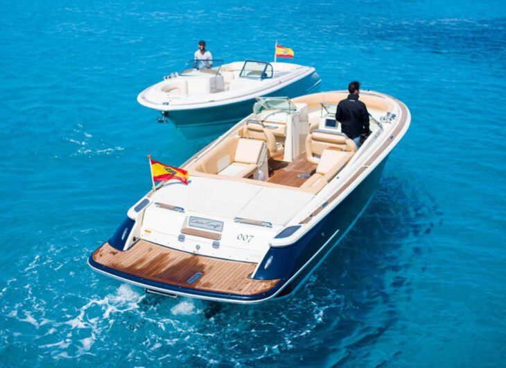 Chris-Craft 28 Yootopia - CW Rent Boats Ibiza