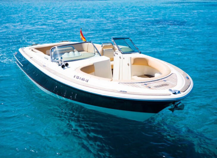 Chris-Craft 28 Yootopia - CW Rent Boats Ibiza