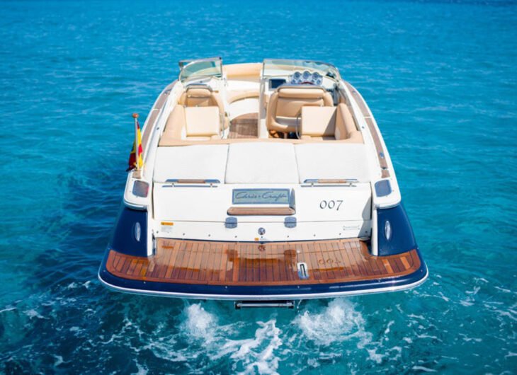 Chris-Craft 28 Yootopia - CW Rent Boats Ibiza