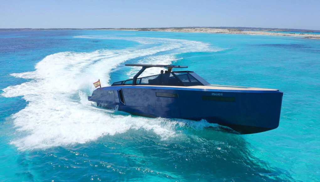 Evo 43 Neve - CW Rent Boats Ibiza