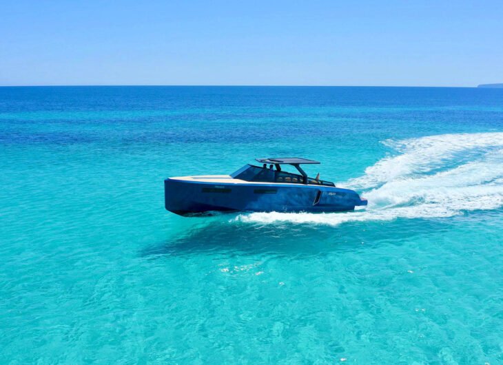 Evo 43 Neve - CW Rent Boats Ibiza