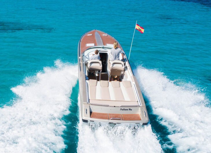 Formula Fastech 38 Follow Me - CW Rent Boats Ibiza
