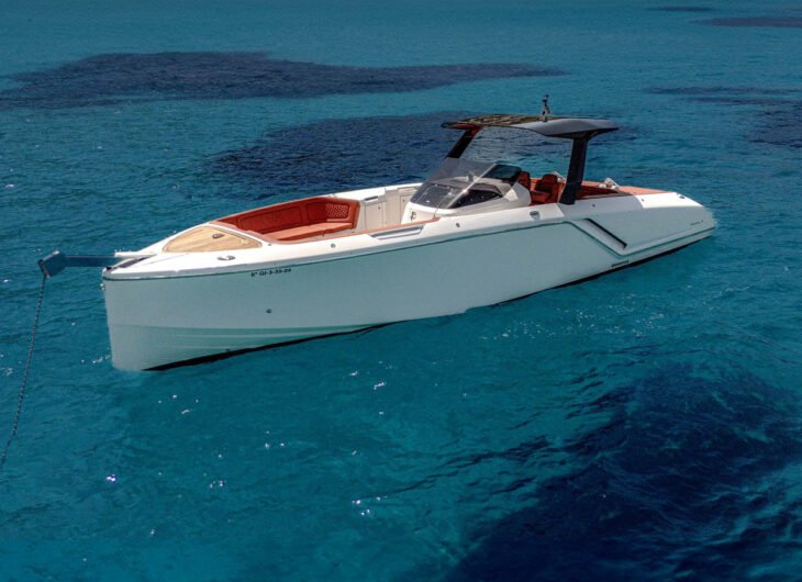 Frauscher 40 Viena - Speedboat Charter in Ibiza - CW Rent Boats ibiza