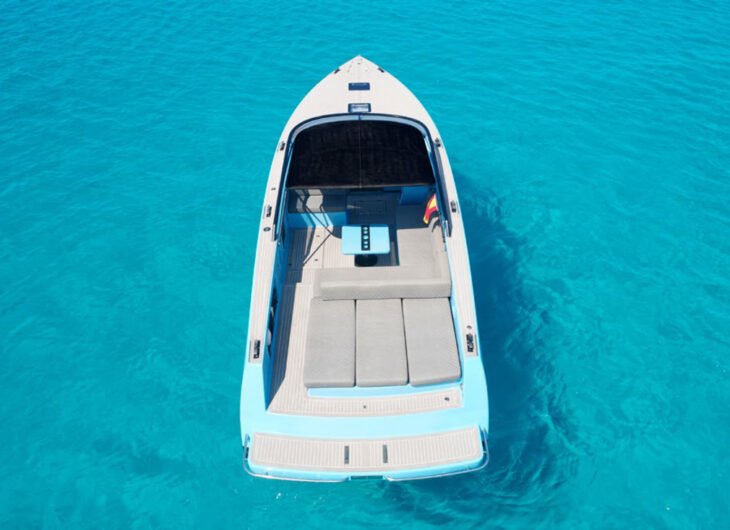 VanDutch 40 Blue Steel - CW Rent Boats Ibiza