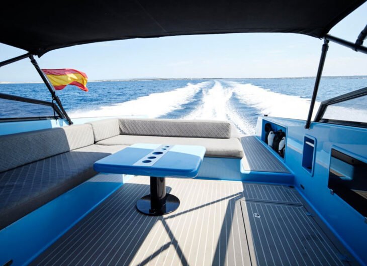 VanDutch 40 Blue Steel - CW Rent Boats Ibiza